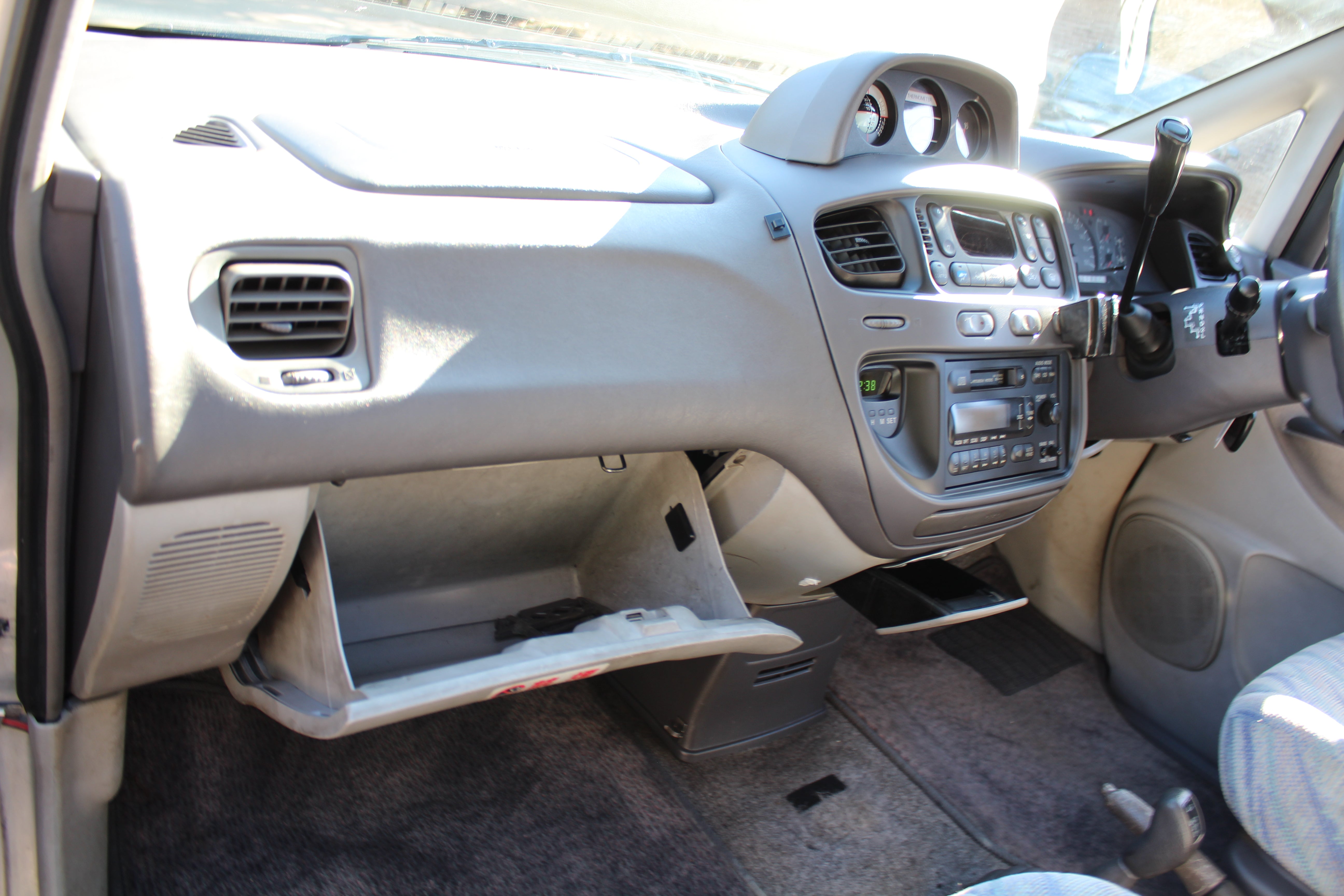 mitsubishi space gear innenraum JDM 96 Mitsubishi Delica Space Gear 4x4 Turbo Diesel Van Sold
