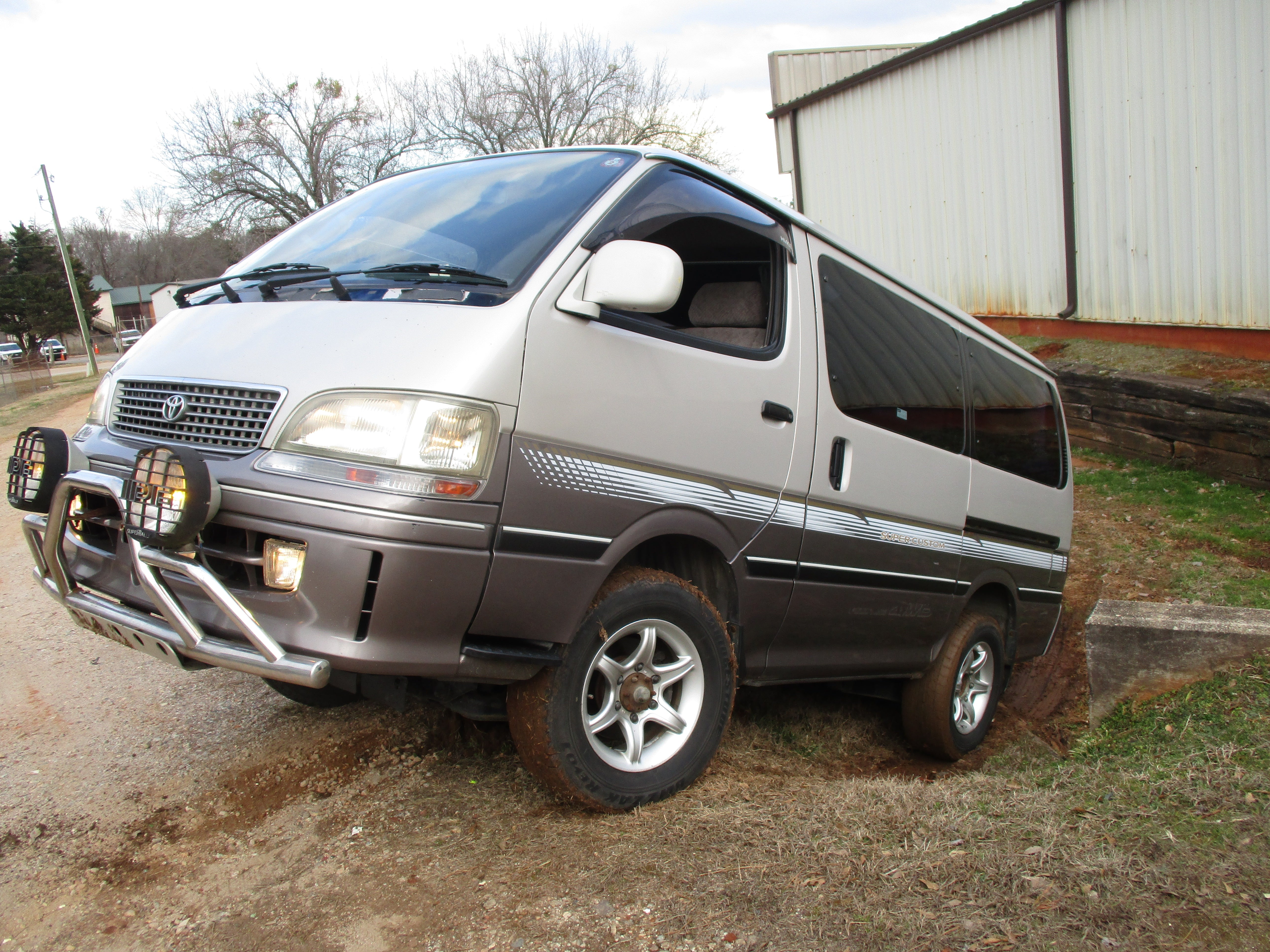 JDM 96 Toyota Hiace Super Custom Turbo Diesel Full Time 4WD RHD Van