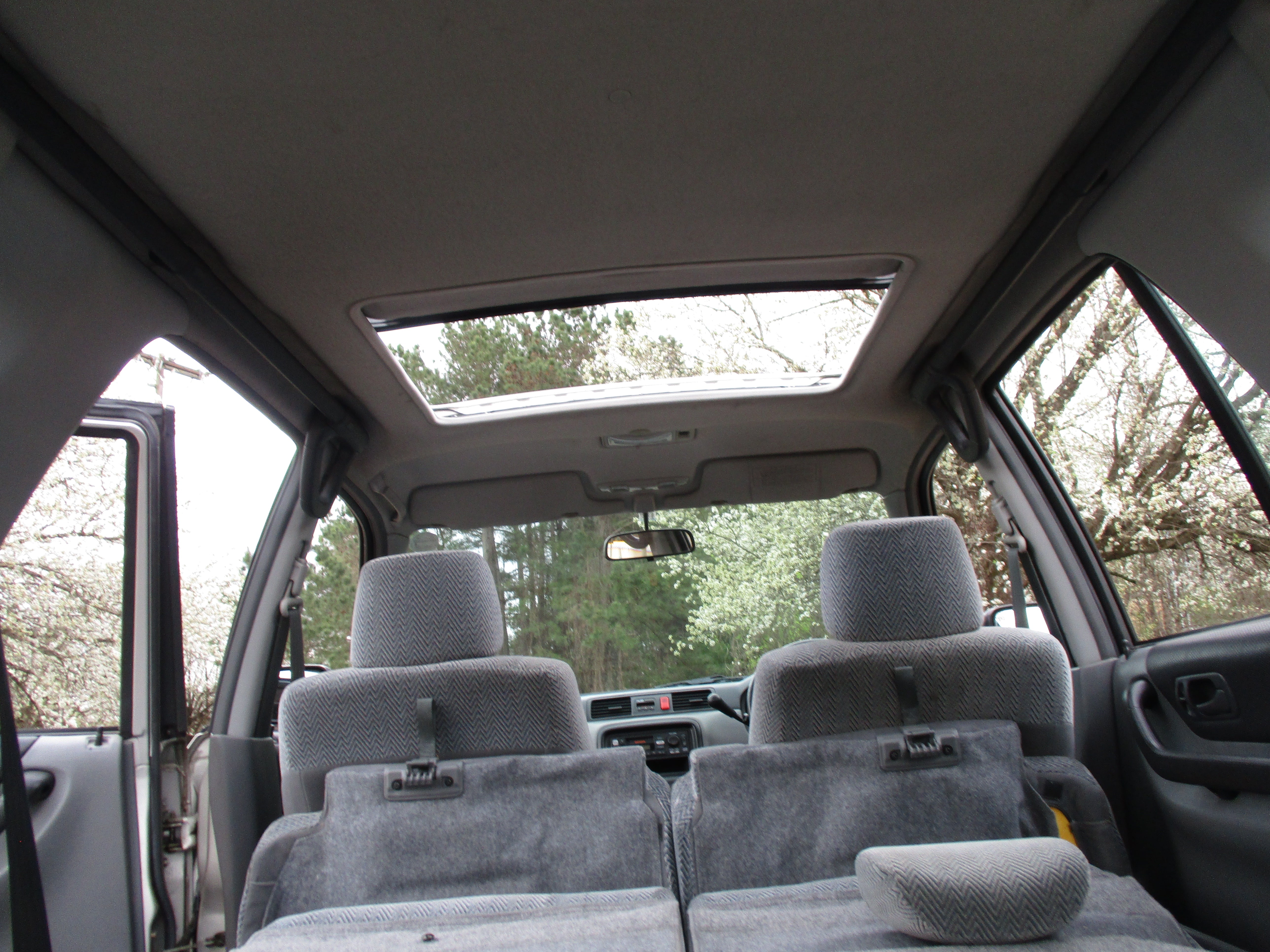 JDM 95 Honda CR-V 4WD RHD SUV with Sunroof Pending Sale