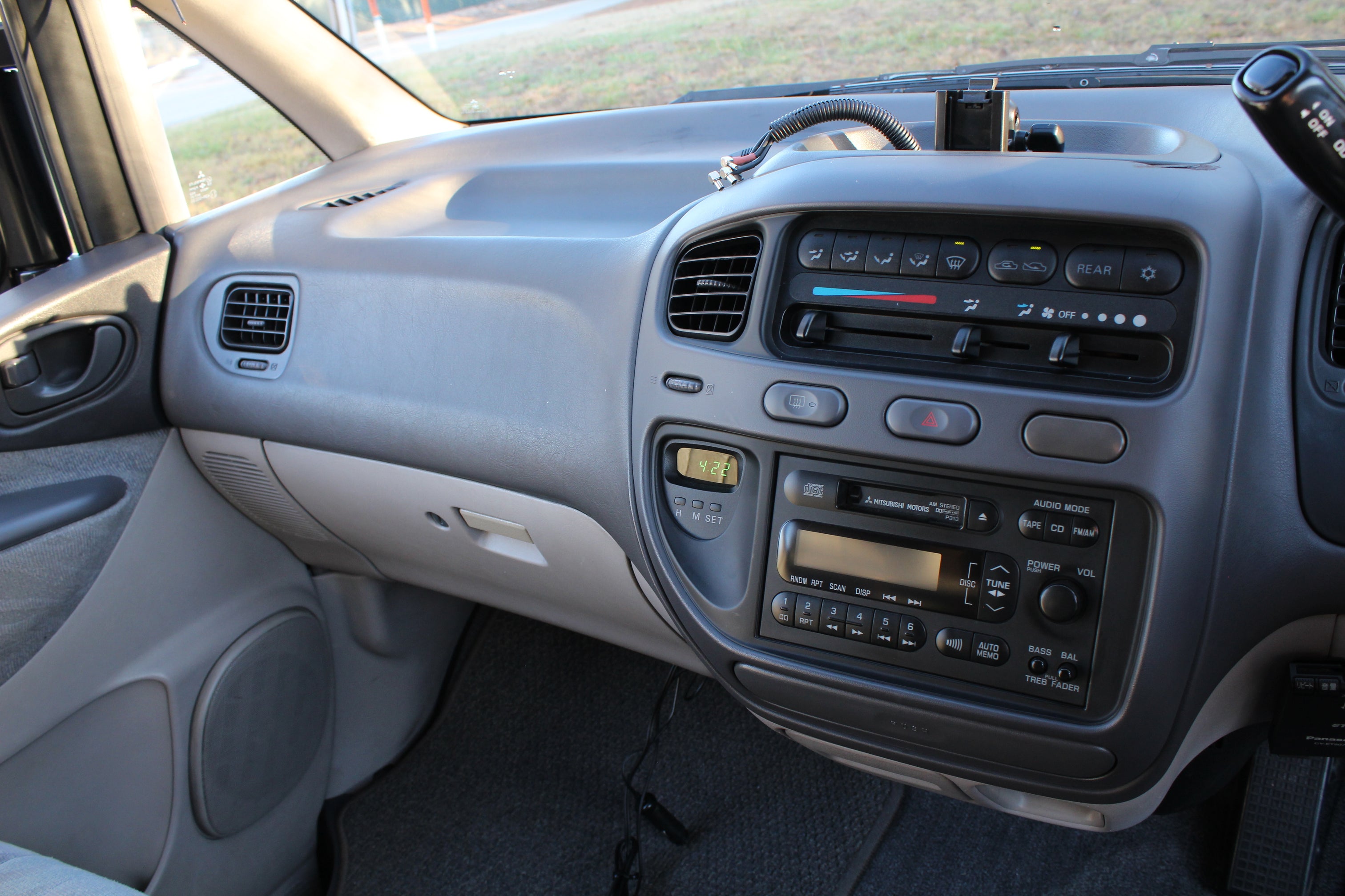 JDM 96 Mitsubishi Delica Space Gear Exceed RHD Van