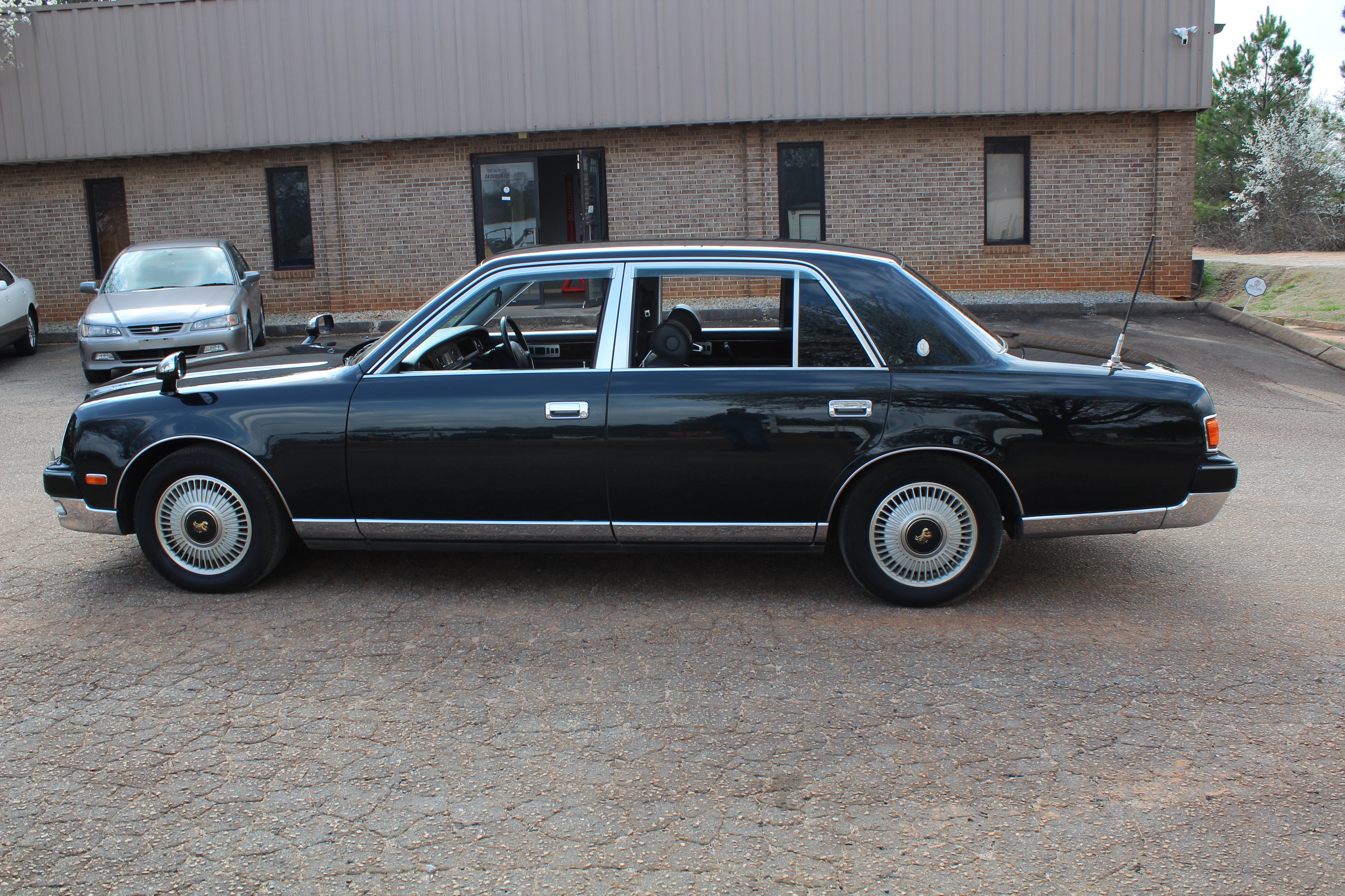 JDM 97 Toyota Century GZG50 V12 Fully Loaded Super Rare Color