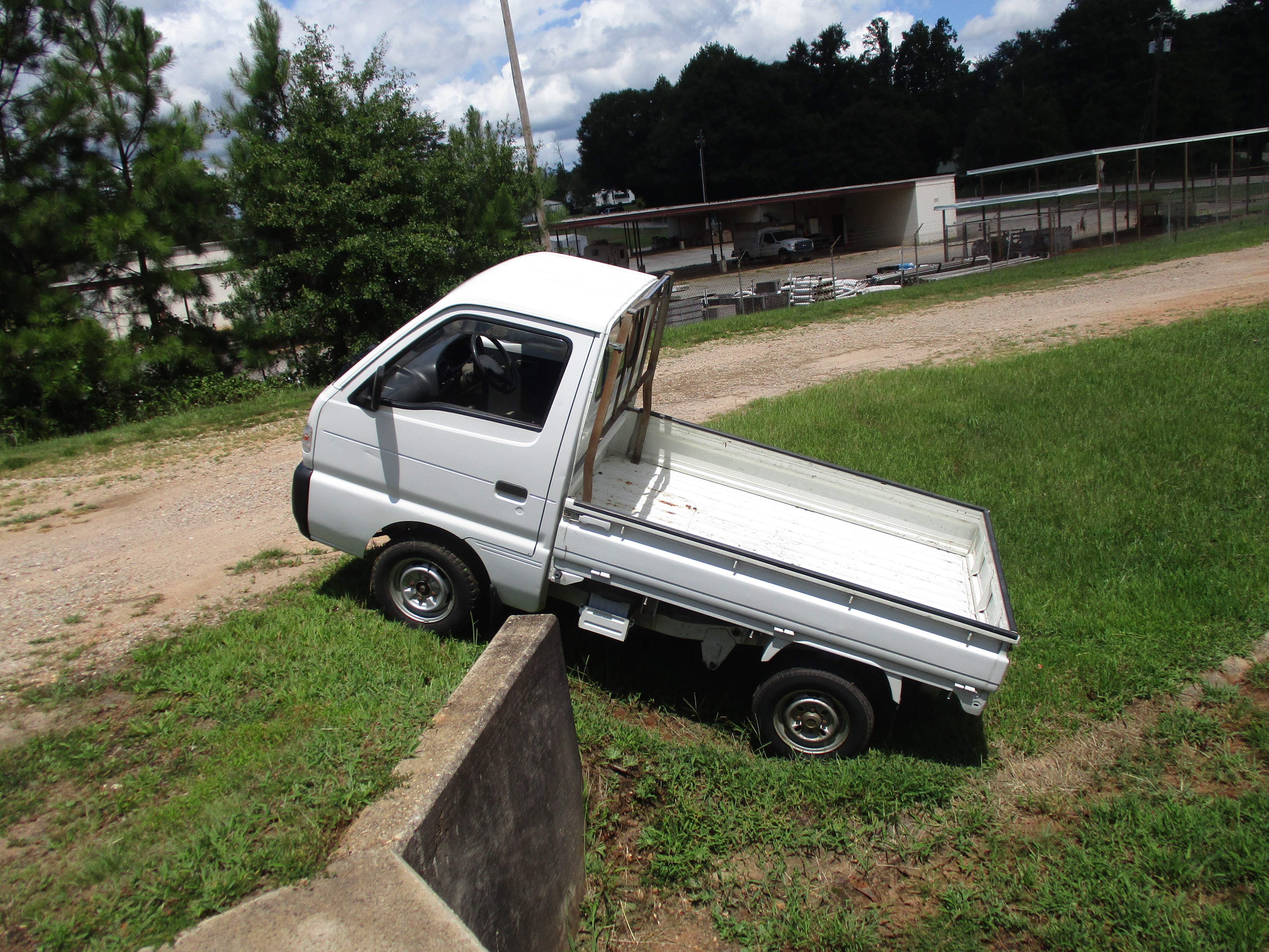 94 Suzuki Carry 4x4 5 Speed Mini Truck Street Legal  Rear Locking Axle
